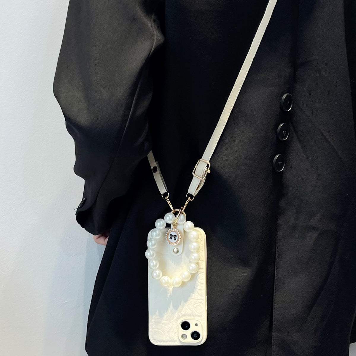 For iPhone 14 Anti-Scratch Cover Camellia Pattern Pearl Chain TPU PU Leather Phone Case with Shoulder Strap For iPhone 14 Anti-Scratch Cover Camellia Pattern Pearl Chain TPU PU Leather Phone Case with Shoulder Strap